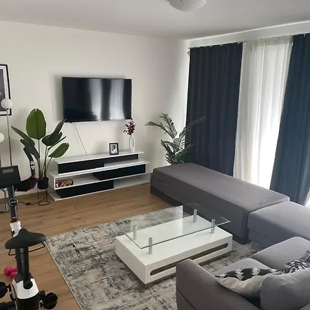 Entire Available 15 Mins From Bratislava Janosikova