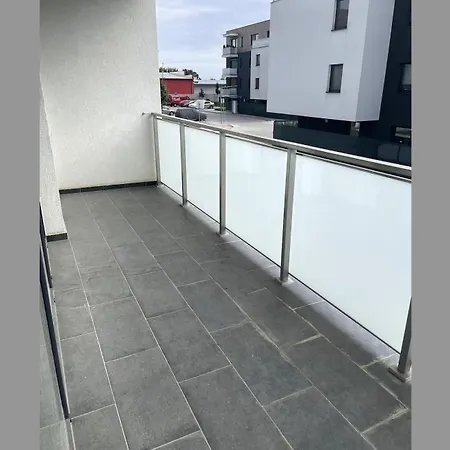 Entire Available 15 Mins From Bratislava *