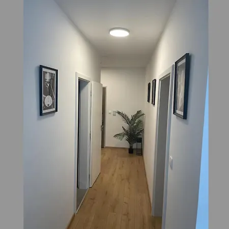 Entire Available 15 Mins From Bratislava Janosikova