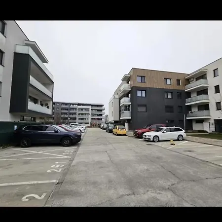 Entire Available 15 Mins From Bratislava